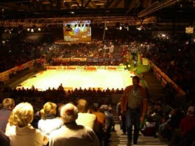 Volle Halle am Sonntag mit 6000 Zuschauern